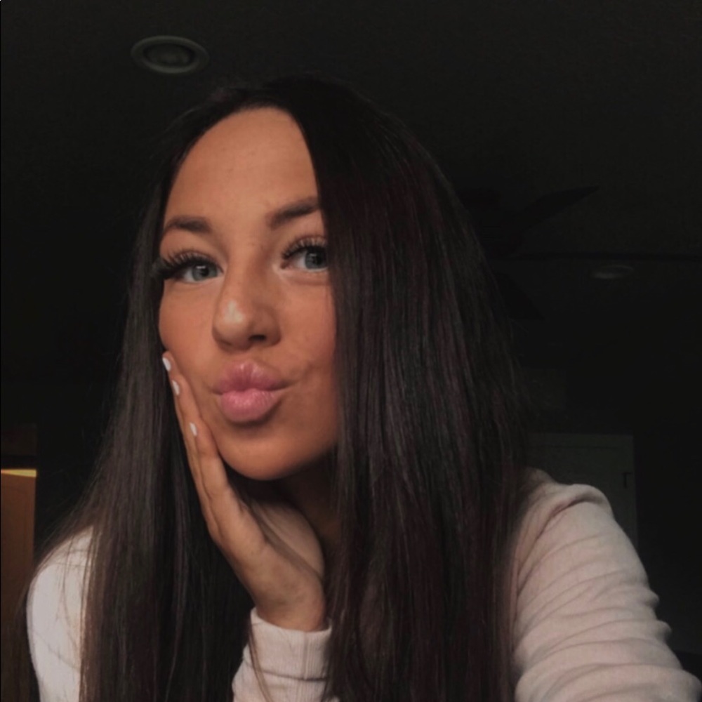 Meet your Posher, Lexi